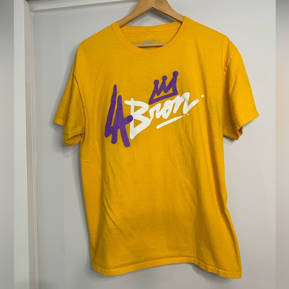 Fashion nova Lebron James los Angeles lakers king shirt gold shirt‎ Large